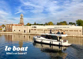 Luxury houseboat on the Trent-Severn Waterway